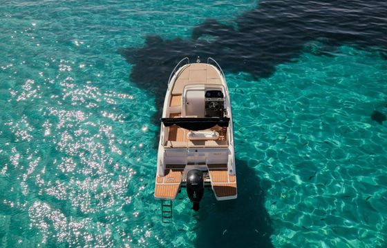 Motorboat Quicksilver Activ 605 Sundeck 150hp