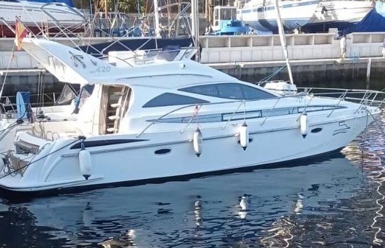 Motorboat Voyage Stealth 420 880hp