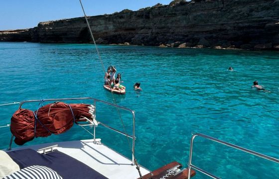 Catamaran J.K Pipe &amp; Sons LTD BobCat Catamaran 8M 8m