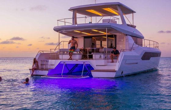 Catamaran Leopard 53 15.4m