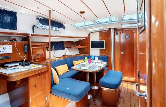 Sailboat Beneteau Oceanis Clipper 393 12m