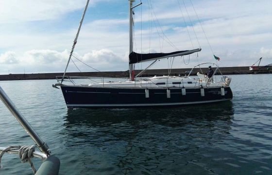 Sailboat Beneteau Oceanis Clipper 393 12m