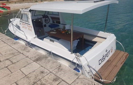Motorboat Jeanneau Lamparo