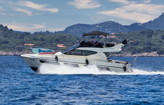 Motorboat Ferretti 43 FLY 850hp