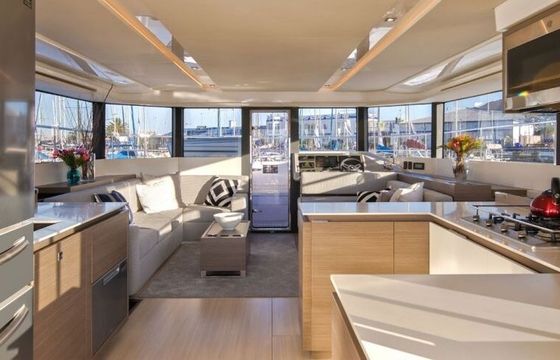 Catamaran Leopard 53 16.2m
