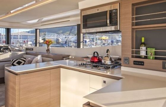 Catamaran Leopard 53 16.2m