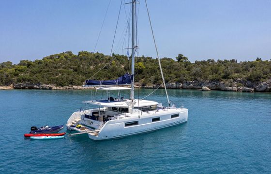 Catamaran Lagoon 46 Owners Version 13m