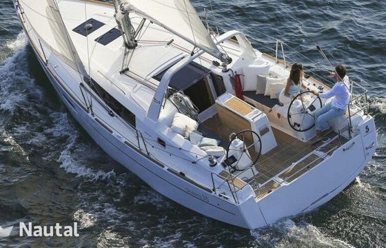 Sailboat BENETEAU Oceanis Exclusive 35.1 10.45m