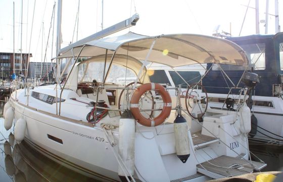 Sailboat Jeanneau Sun Odyssey 439 13.39m