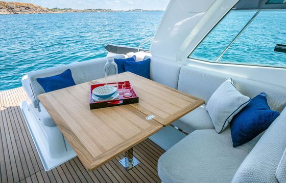 Motorboat Beneteau Gran Turismo 36 600hp