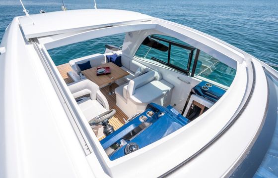 Motorboat Beneteau Gran Turismo 36 600hp