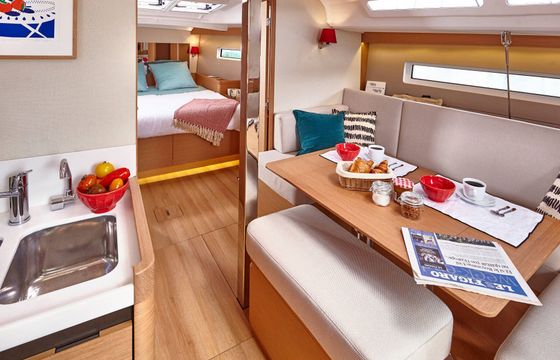 Sailboat Sun Odyssey 440 12m