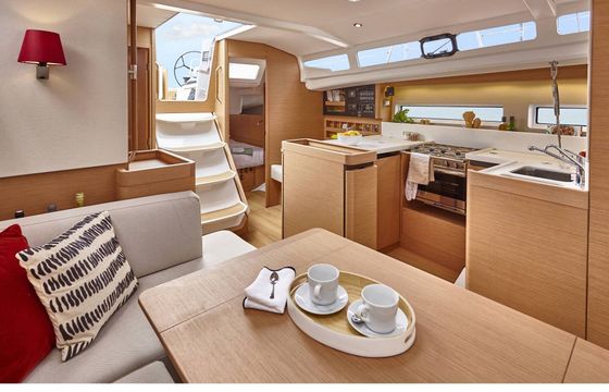 Sailboat Sun Odyssey 440 12m