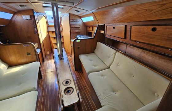 Sailboat Jeanneau Sun Rise 10.5m