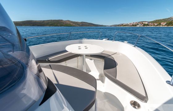 Motorboat JEANNEAU Cap Camarat 6.5 200hp
