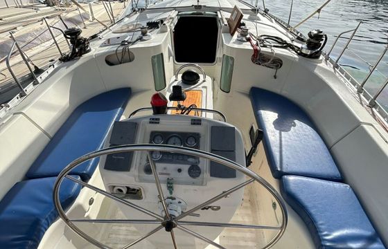 Sailboat BENETEAU OCEANIS 440 13.4m