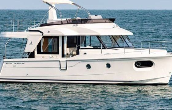 Motorboat BENETEAU SWIFT TRAWLER 35 425hp