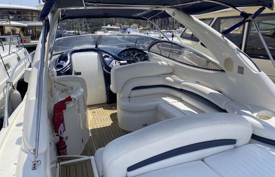 Motor yacht Sunseeker Hawk 34 520hp