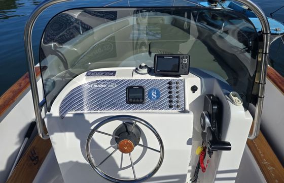 Motorboat Mano Marine mano