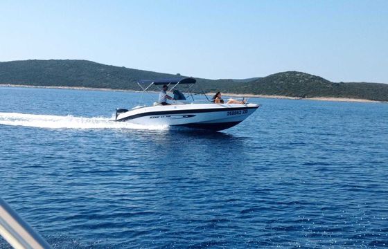 Motorboat Mano Marine mano