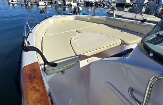 Motorboat Mano Marine mano