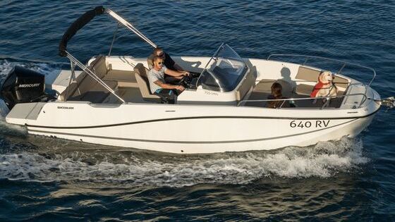 Motorboat QUICKSILVER 755 Activ Open 300hp