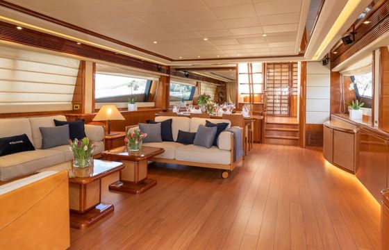 Motor yacht Ferretti 880