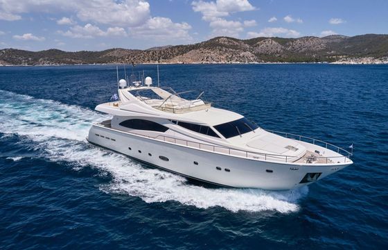 Motor yacht Ferretti 880