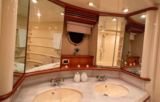 Motor yacht Azimut Azimut 68 150hp