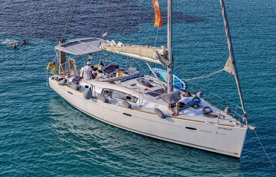 Sailboat Beneteau Oceanis 43 13m