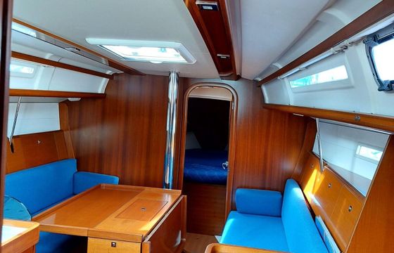 Sailboat Dufour 34 E Performance 10.6m