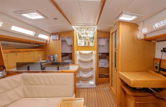 Sailboat Jeanneau Sun Odyssey 42i 12m