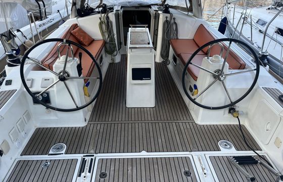 Sailboat BENETEAU Oceanis 38 11.33m