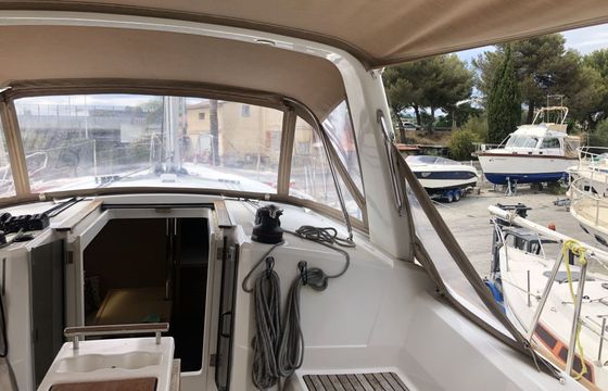 Sailboat BENETEAU Oceanis 38 11.33m
