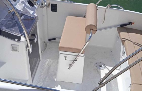 Motorboat polyester yacht s. c. marion 630 cabine 115hp