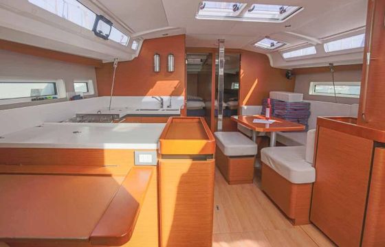 Sailboat Jeanneau Sun Odyssey 440 13m