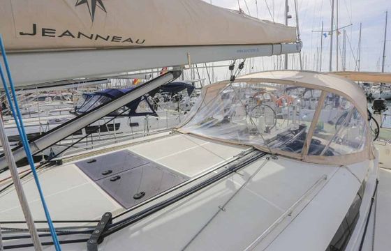 Sailboat Jeanneau Sun Odyssey 440 13m