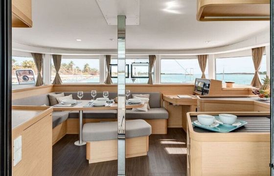 Catamaran Lagoon 42 12m