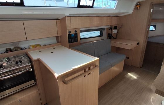 Sailboat Bavaria C42 12m