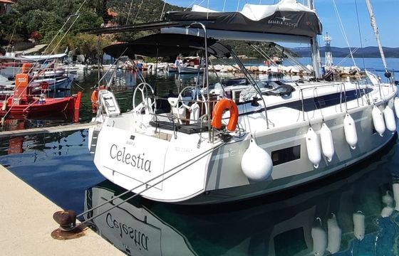 Sailboat Bavaria C42 12m