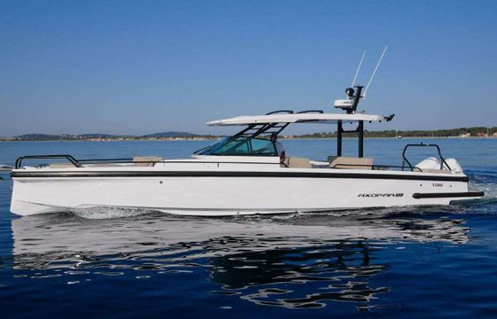 Motorboat Axopar 37 700hp