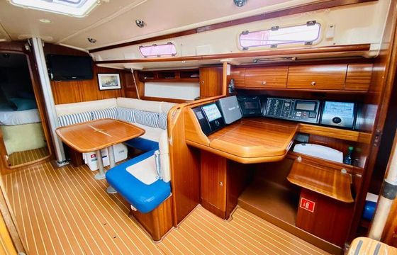 Sailboat Bavaria 42 13m