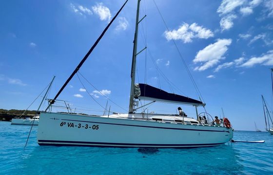 Sailboat Bavaria 42 13m
