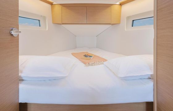 Sailboat Jeanneau Sun Odyssey 350 - 2 cab. 10m