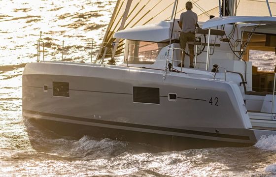Catamaran Lagoon 42 A/C &amp; GEN. 12m