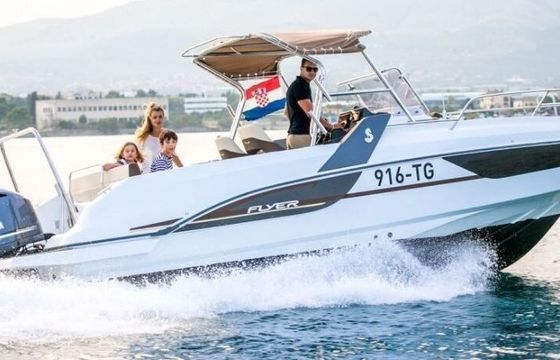 Motorboat BENETEAU Flyer 7.7 Sundeck 300hp