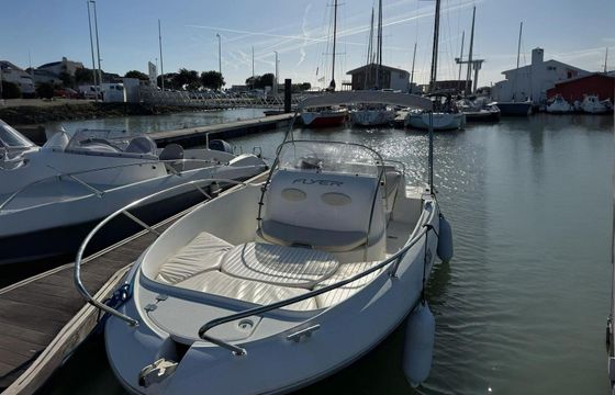 Motorboat Beneteau Flyer 650 Open 140hp
