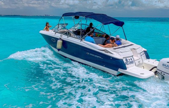 Motorboat Regal 2700 250hp