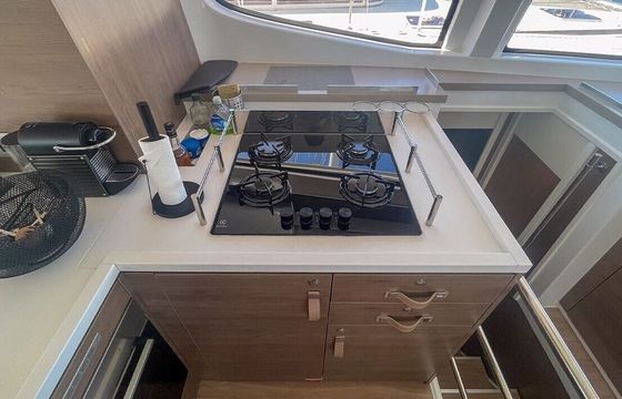 Catamaran 15 BALI 4.6 -TE (4D/1TW/1P) 14m