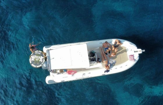 Motorboat Capelli Capelli Tempest 700 200hp